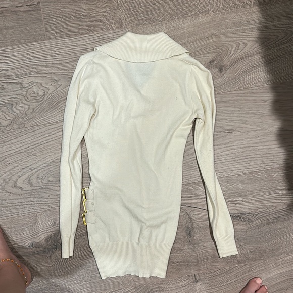 Cute sweater ✨ - Picture 3 of 3